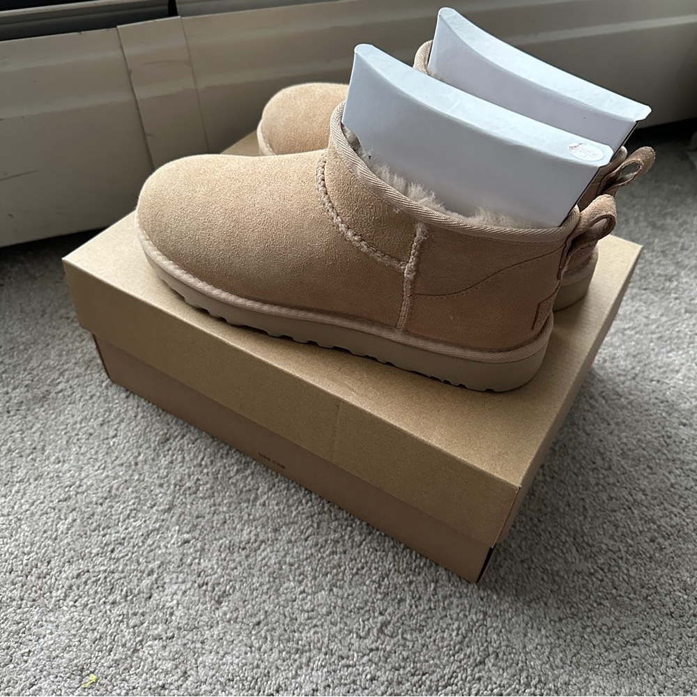 UGG Classic Ultra Mini 8 Driftwood BNIB